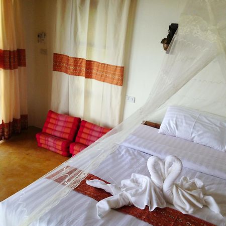 Nautilus Right On The Beach Resort Koh Lanta Exterior foto